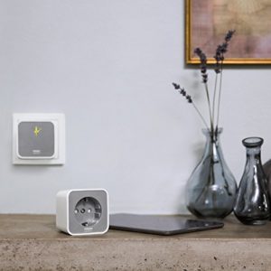 Osram Lightify Plug, Schaltbare Steckdose als Schnittstelle für die Erweiterung des Lightify-Systems durch Einbindung herkömmlicher Leuchtmittel, Kompatibel mit Alexa