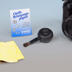 Reinigungsset, bestehend aus Optikreinigungspapier, Luftpinsel, Optik-Putzleder